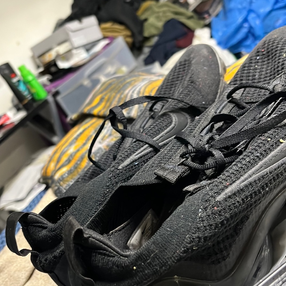 Selling nike vapormax size 11
